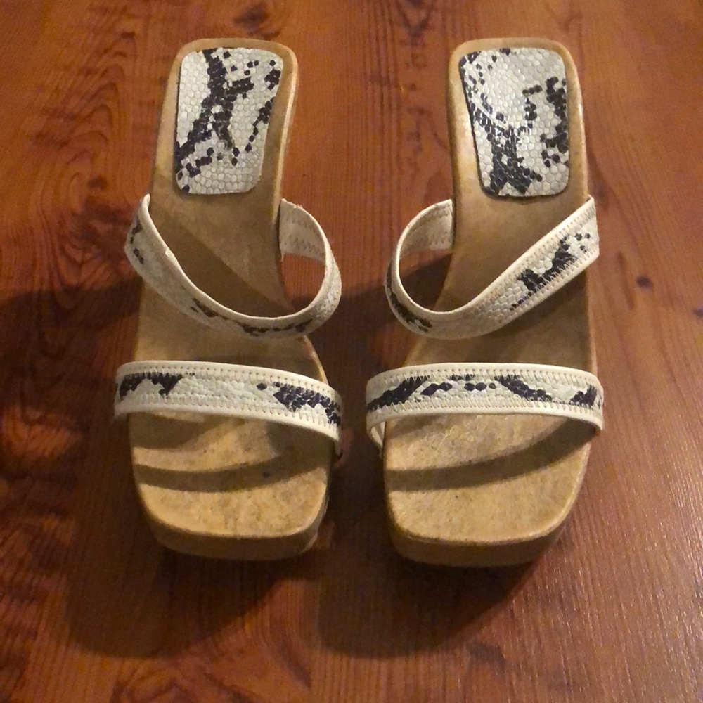Vintage Cathy Jean Black and White Wood Heels